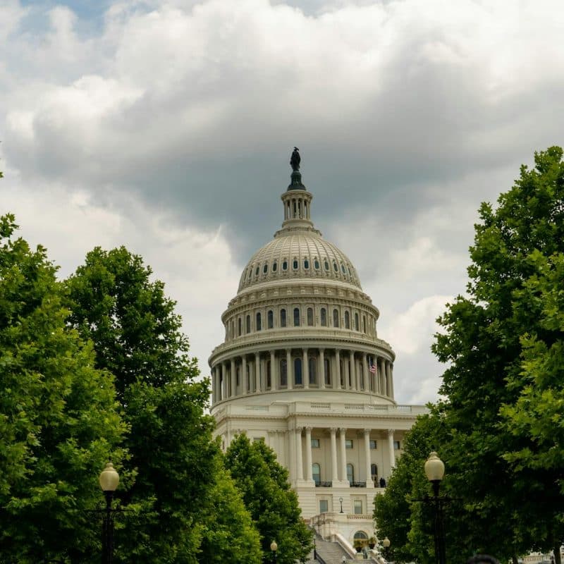 capitol, washington DC https://www.pexels.com/fr-fr/photo/building-arbres-architecture-gouvernement-4488456/